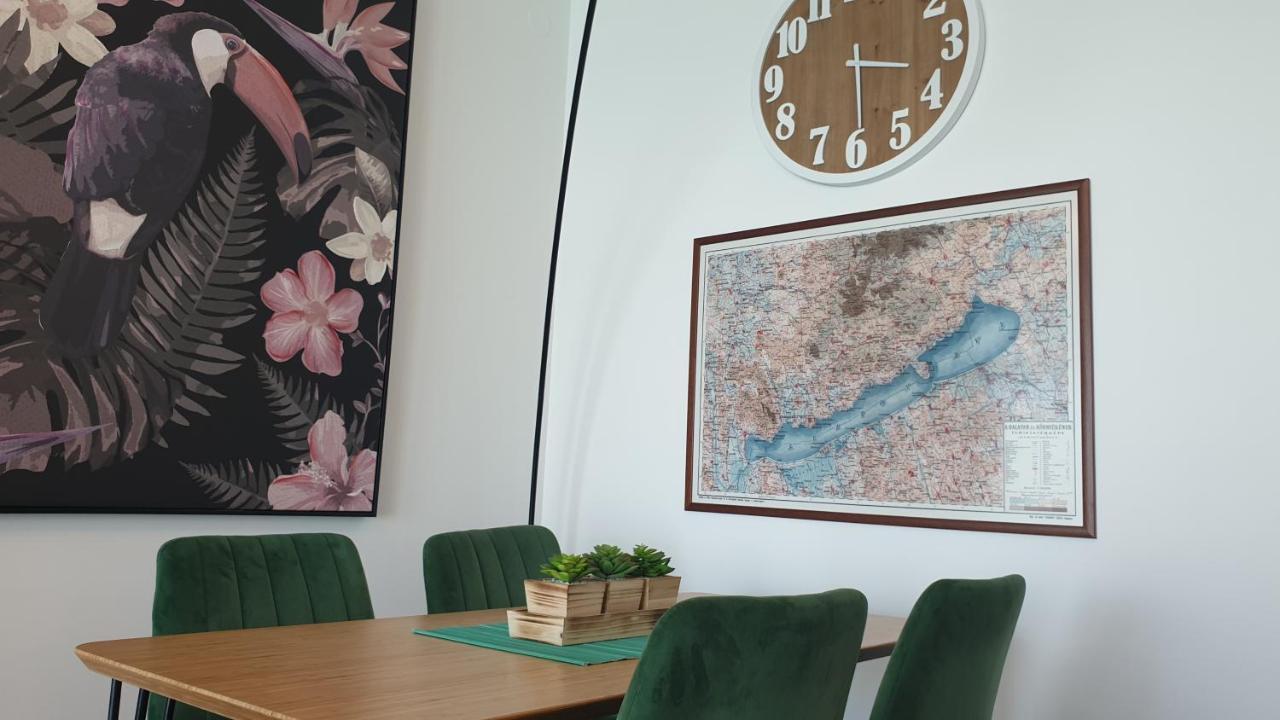 Golden Brown Apartment Сиофок Екстериор снимка