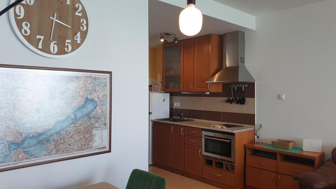 Golden Brown Apartment Сиофок Екстериор снимка